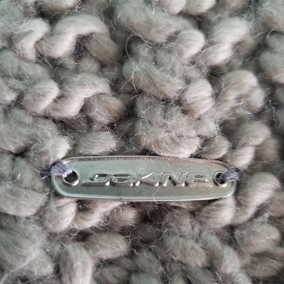 New Dakine knitted Beanie - Picture 2 of 4